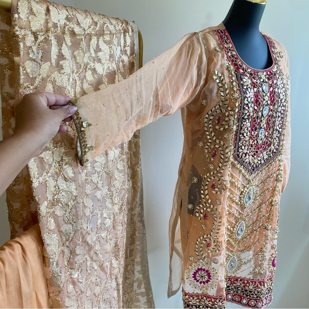 Embroidered Peach and Gold Traditional Dress shalwar kameez Mehndi - Picture 3 of 6